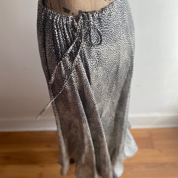 Satin maxi skirt - Picture 6 of 6